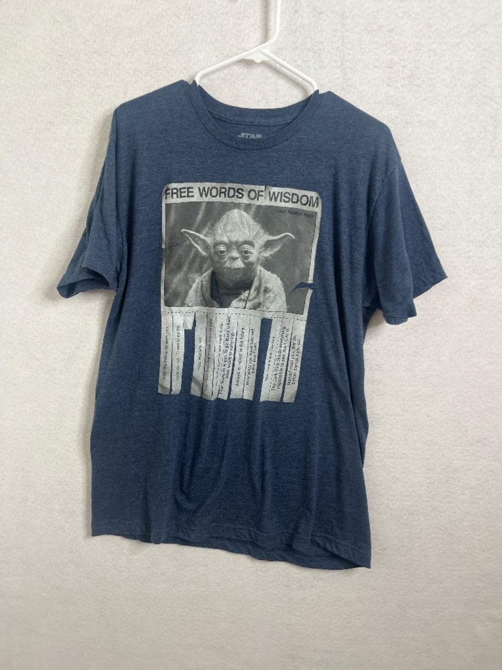 Star Wars Yoda Graphic Tee “Free Words of Wisdom” Blue T-Shirt Size L